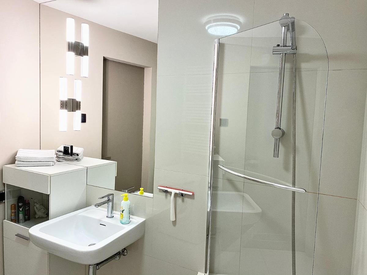 Exclusive Apartment + Best Located Praha Bagian luar foto