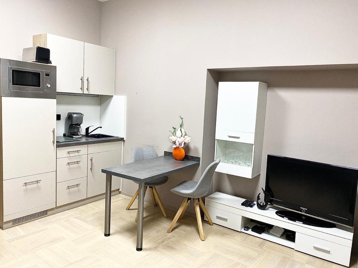 Exclusive Apartment + Best Located Praha Bagian luar foto
