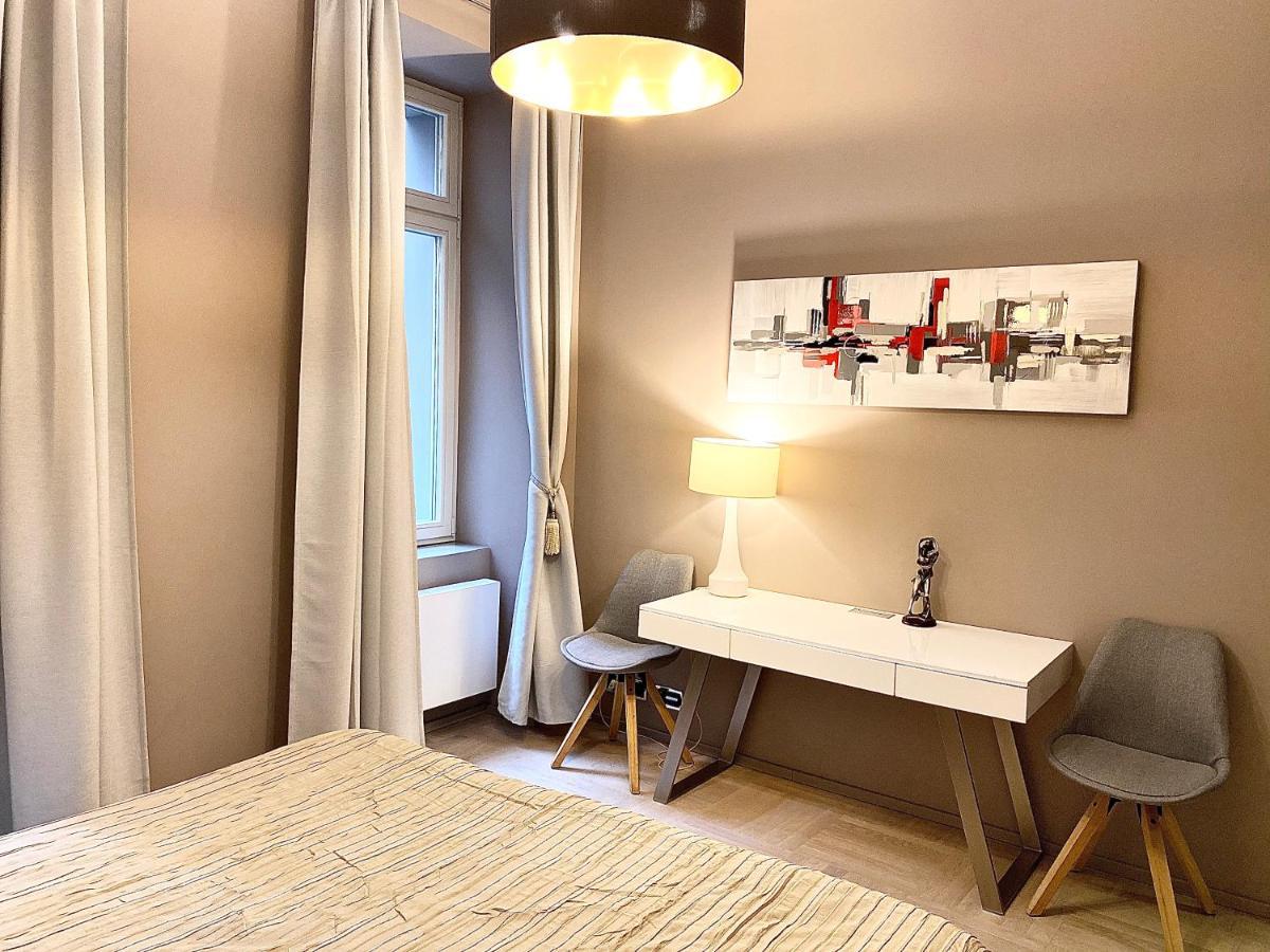 Exclusive Apartment + Best Located Praha Bagian luar foto