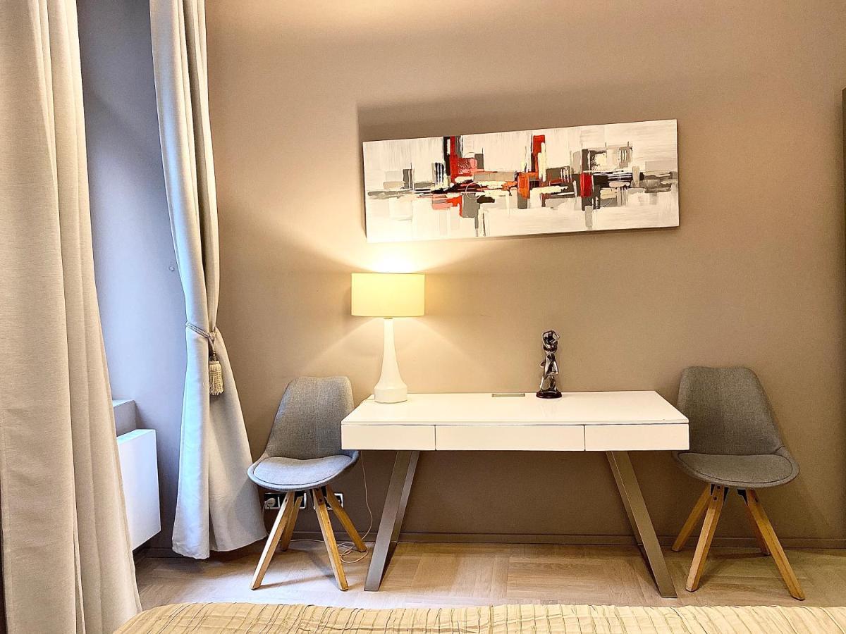 Exclusive Apartment + Best Located Praha Bagian luar foto
